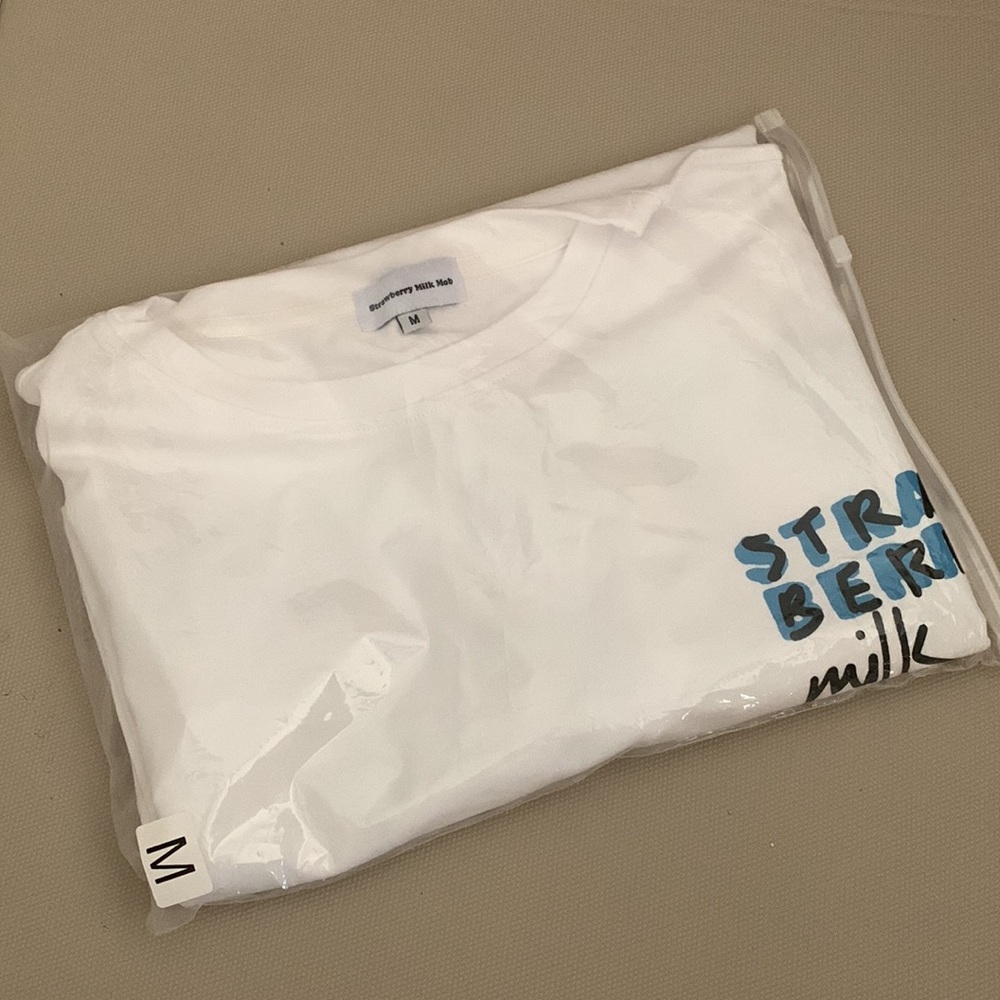 Strawberry Milk Mob - Milkchella Tshirt - Picture 5 of 5
